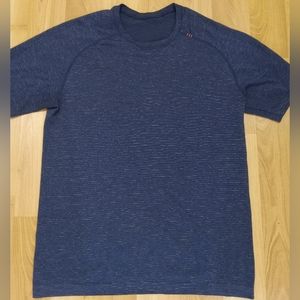 Lululemon Mens Medium Shirt Blue Metal Vent Stretch Short Sleeve Heathered